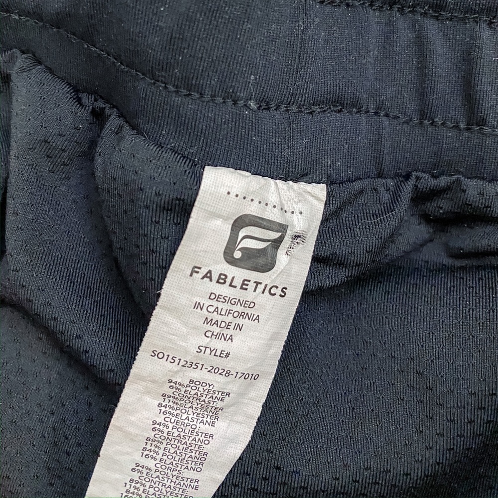 Fabletics shorts - Picture 2 of 2
